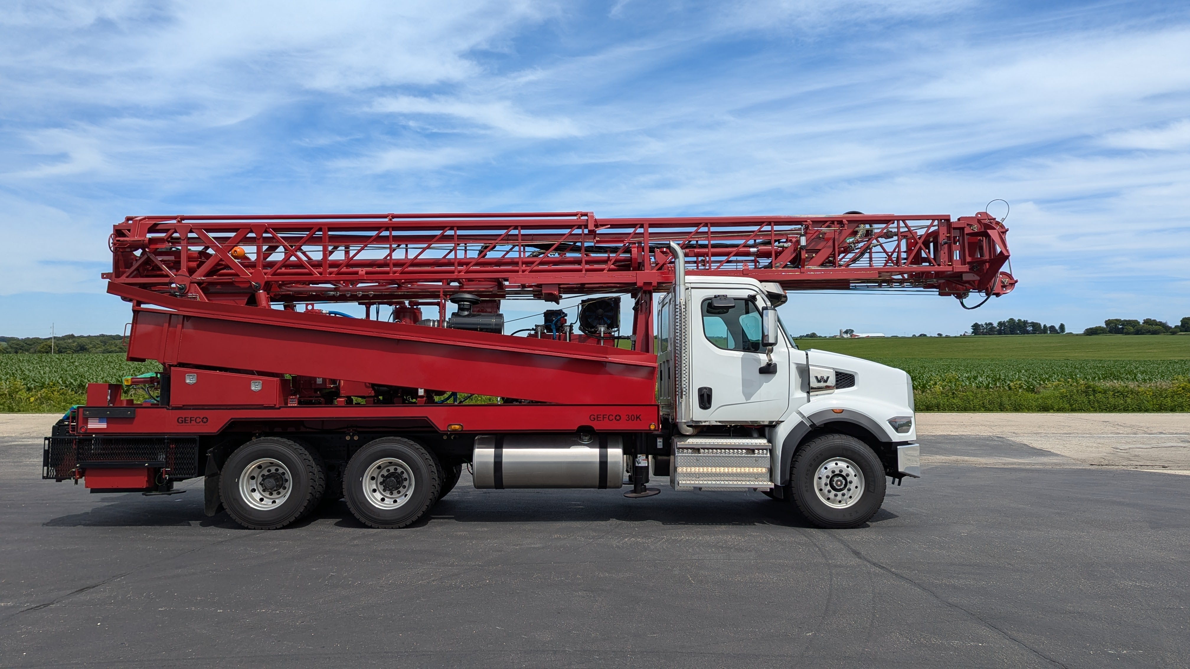 For sale: GEFCO 30K on a New 2024 Western Star 49X