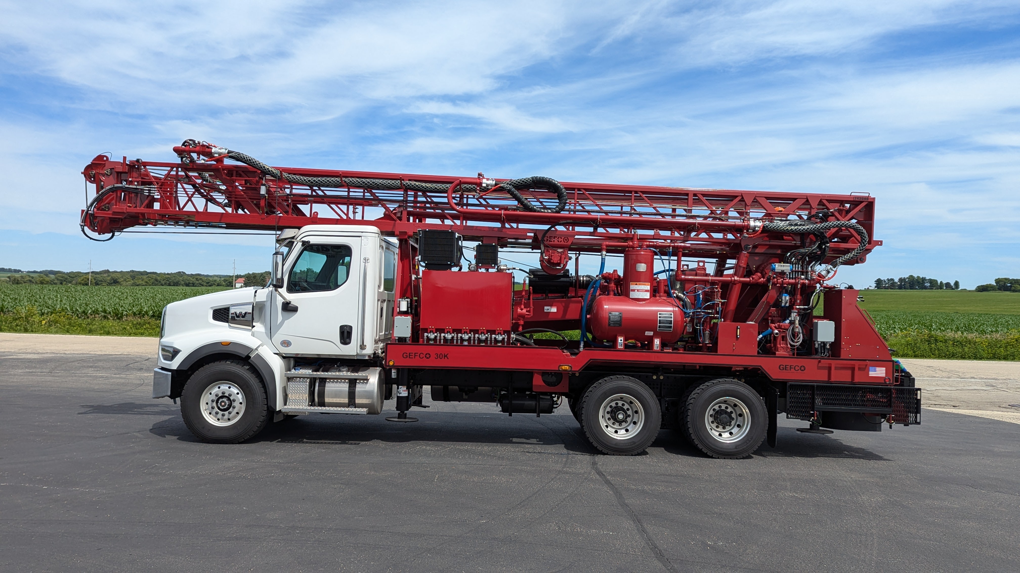 For sale: GEFCO 30K on a New 2024 Western Star 49X