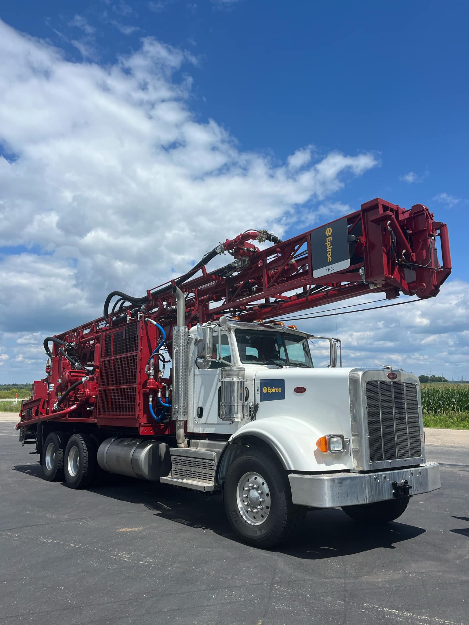 Rigs off to their new homes! - Drillworx